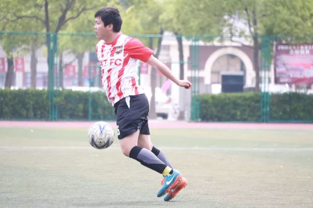 CBA新赛季亮点频现，年轻球员表现抢眼